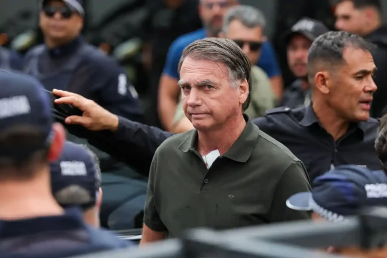 Bolsonaro é diagnosticado com câncer