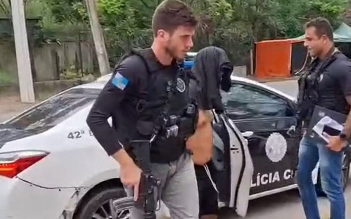 MPRJ denuncia por estupro de vulnerável professor preso por assédio contra alunas