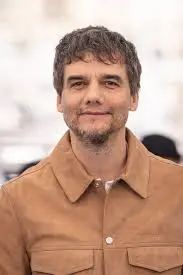 Wagner Moura vence Globo de Ouro 2026 e faz história para o cinema brasileiro