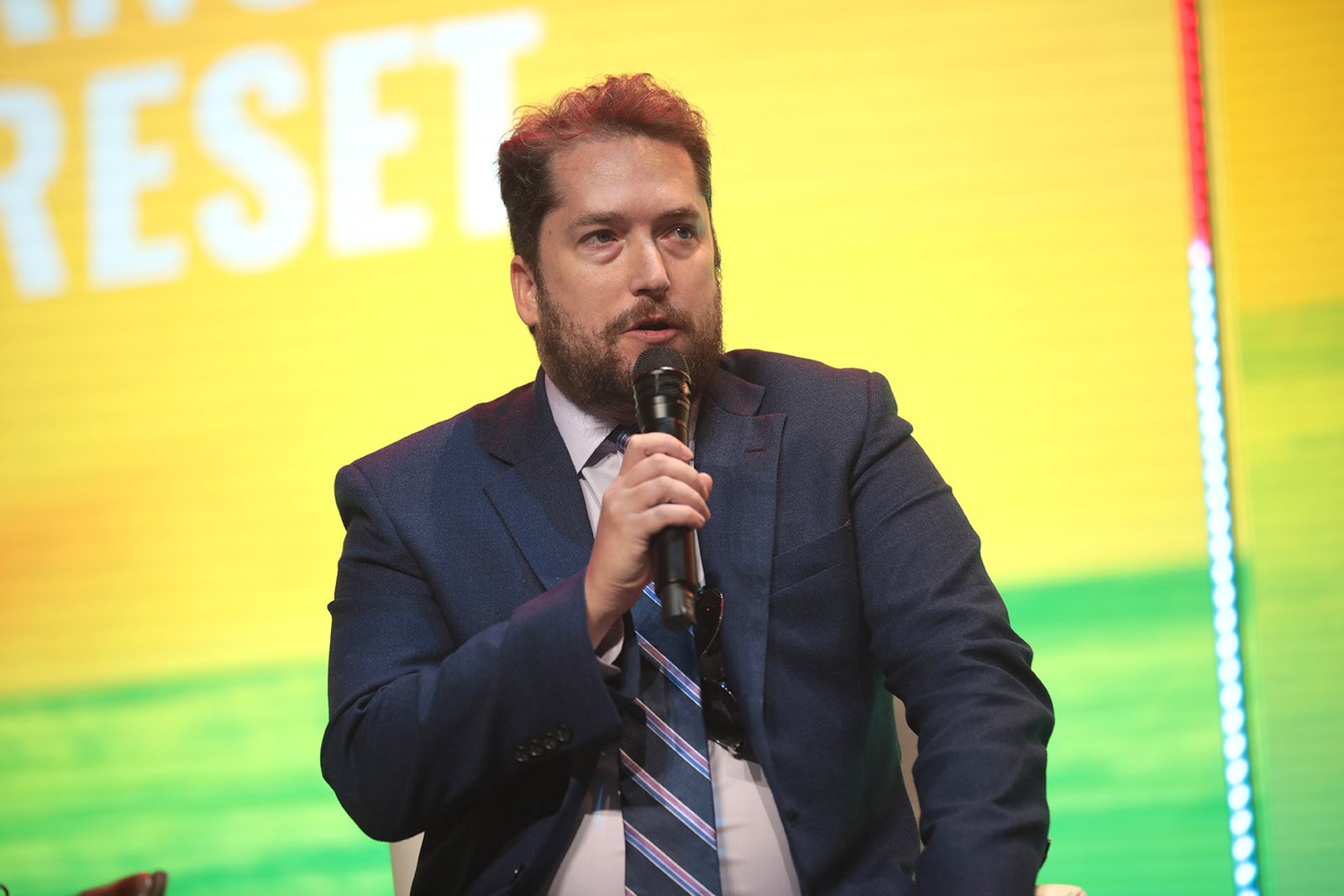 EUA nomeiam Darren Beattie como conselheiro sênior para supervisionar políticas sobre o Brasil