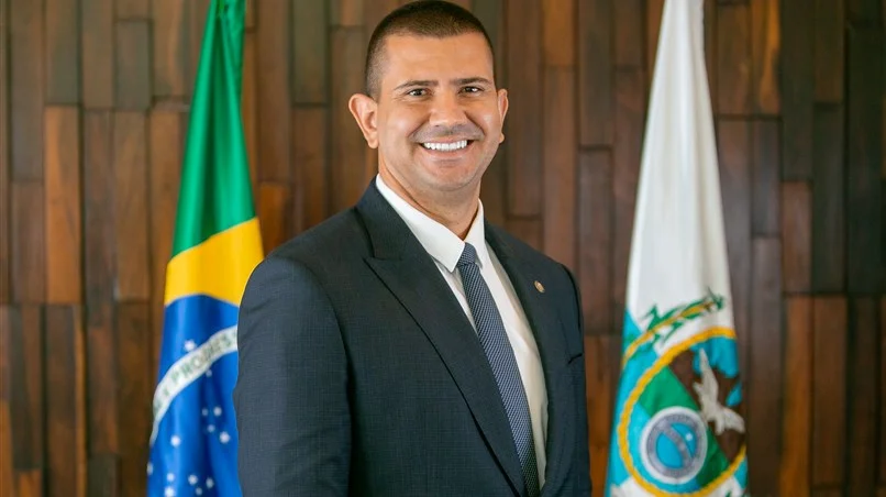 Deputado Douglas Ruas é eleito presidente da Alerj e assume o Governo do Estado
