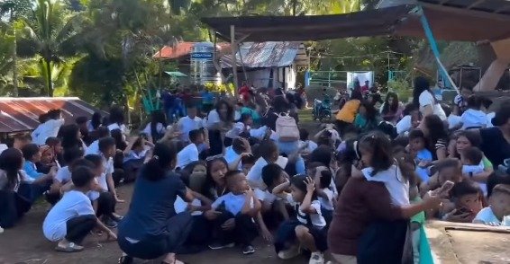 Terremoto de Grande Magnitude Interrompe Cerimônia Escolar e Assusta Estudantes nas Filipinas