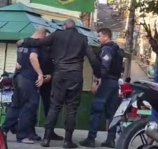 Policial militar é filmado com aparentes sinais de embriaguez durante ocorrência no Morro dos Macacos
