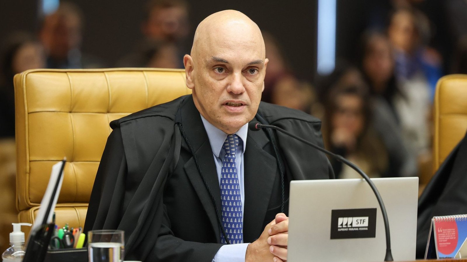 Moraes cobra explicações da defesa de Bolsonaro sobre vídeo com IA exibido em convenção do PL