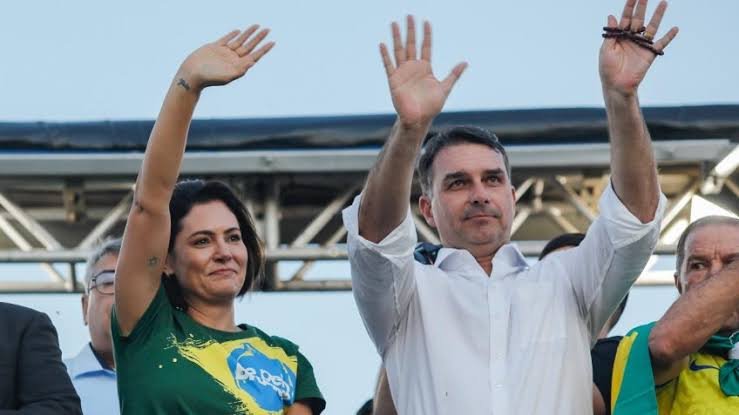 Michelle Bolsonaro entra no radar do PL para possível vice de Flávio Bolsonaro
